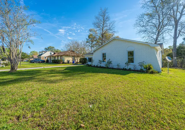 5th image of 5819 Saint Angela Dr, North Charleston, SC 29418 | MLS# 26007649