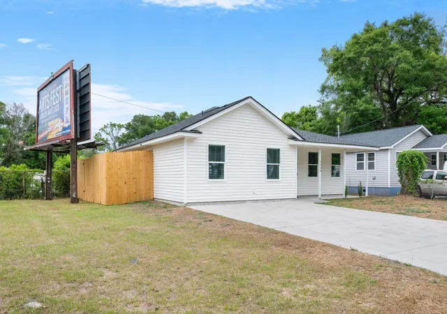Photo 2 of Single family home for sale at 2664 Harvey Ave, North Charleston, SC 29405 | MLS# 26013539 | Listing updated on 2026-07-20