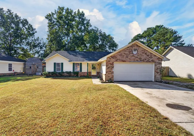 Single family home for sale at 121 Paddock Way, Summerville, SC 29486 | MLS# 26029454 | Listing updated on 2026-10-29