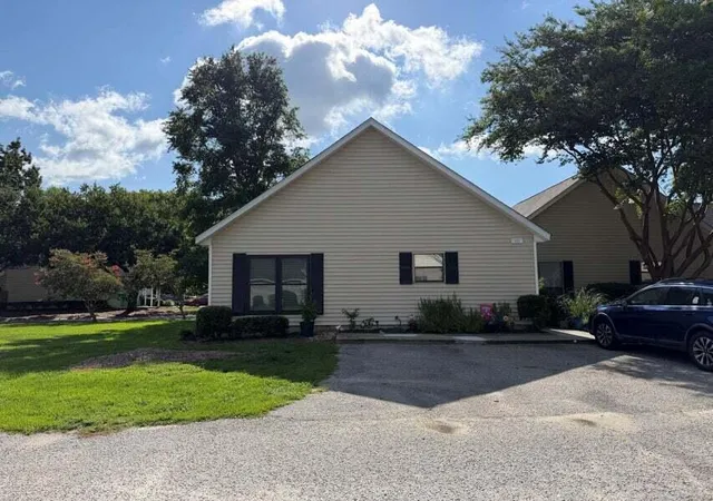 Photo 1 of Townhouse for sale at 923 E Estates Blvd #Apt A, Charleston, SC 29414 | MLS# 26022456 | Listing updated on 2026-09-11