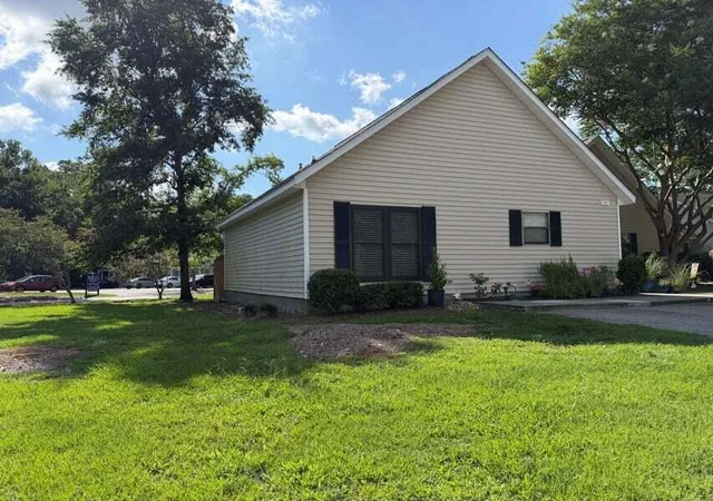 Photo 3 of Townhouse for sale at 923 E Estates Blvd #Apt A, Charleston, SC 29414 | MLS# 26022456 | Listing updated on 2026-09-11