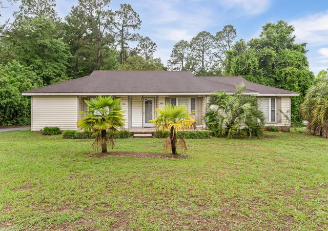 Homes for sale in Orangeburg, SC | 1353 Marshall St, Orangeburg, SC 29118 | MLS# 26015837