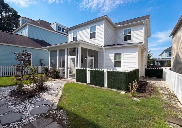 Photo 4 of Single family home for sale at 2021 Codorus Ln, Hanahan, SC 29410 | MLS# 26024335 | Listing updated on 2026-09-17