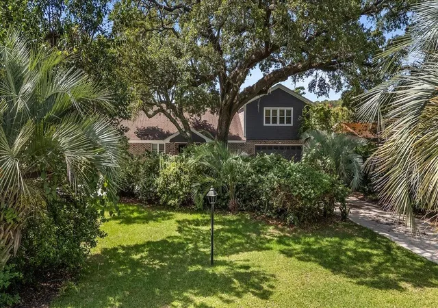 Photo 3 of Single family home for sale at 1315 S Edgewater Dr, Charleston, SC 29407 | MLS# 26020408 | Listing updated on 2026-08-27
