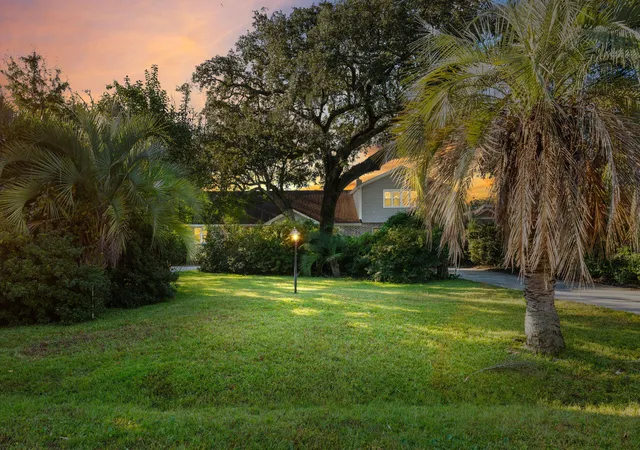 Photo 4 of Single family home for sale at 1315 S Edgewater Dr, Charleston, SC 29407 | MLS# 26020408 | Listing updated on 2026-08-27