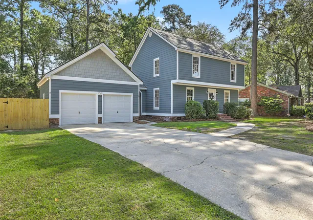 Photo 3 of Single family home for sale at 106 Sweetbriar Rd, Summerville, SC 29485 | MLS# 26014106 | Listing updated on 2026-05-18