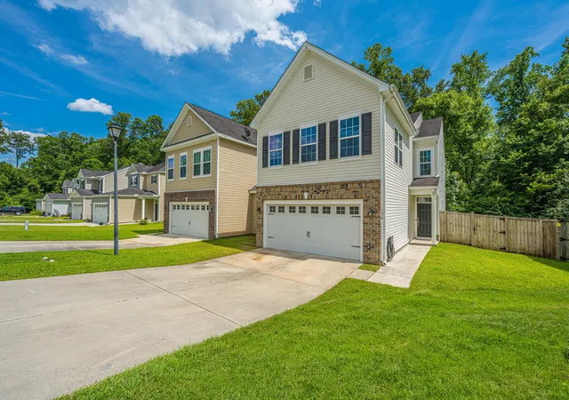 Photo 1 of Townhouse for sale at 136 Dream St, Summerville, SC 29483 | MLS# 26018483 | Listing updated on 2026-09-02
