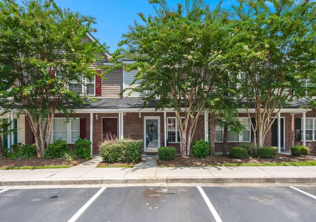 Photo 3 of Townhouse for sale at 502 Pine Blf Dr, Summerville, SC 29483 | MLS# 26020766 | Listing updated on 2026-08-12