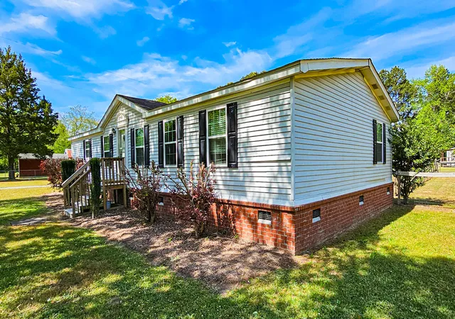 Homes for sale in Cottageville, SC | 1245 Rehoboth Rd, Cottageville, SC 29435 | MLS# 26010089