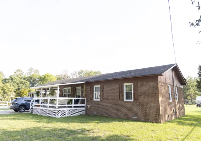 Photo 2 of Single family home for sale at 255 Marlboro Rd, Bennettsville, SC 29512 | MLS# 26021319 | Listing updated on 2026-08-17