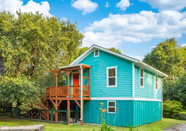 Photo 2 of Single family home for sale at 213 E Cooper Ave, Folly Beach, SC 29439 | MLS# 26023693 | Listing updated on 2026-09-03