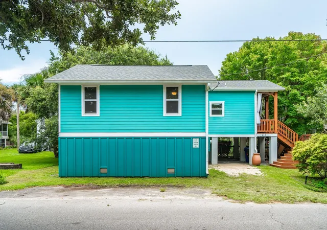 Photo 3 of Single family home for sale at 213 E Cooper Ave, Folly Beach, SC 29439 | MLS# 26023693 | Listing updated on 2026-09-03