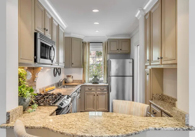 Photo 3 of Townhouse for sale at 16 Logan St #B, Charleston, SC 29401 | MLS# 26016706 | Listing updated on 2026-09-14