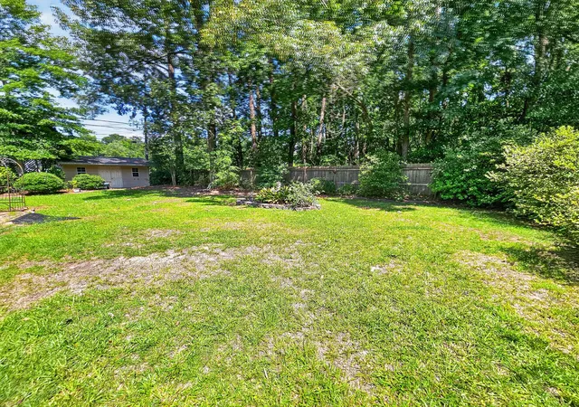 Photo 2 of Single family home for sale at 101 Beacon Hl Ln, Summerville, SC 29485 | MLS# 26018297 | Listing updated on 2026-08-14