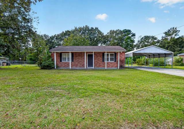 Single family home for sale at 104 Pineview Dr, Goose Creek, SC 29445 | MLS# 26029414
