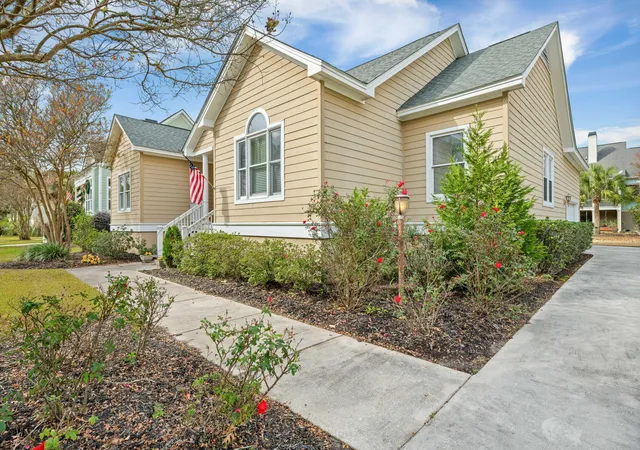 Photo 3 of Single family home for sale at 842 Captain Toms Xing, Johns Island, SC 29455 | MLS# 26016331 | Listing updated on 2026-09-15