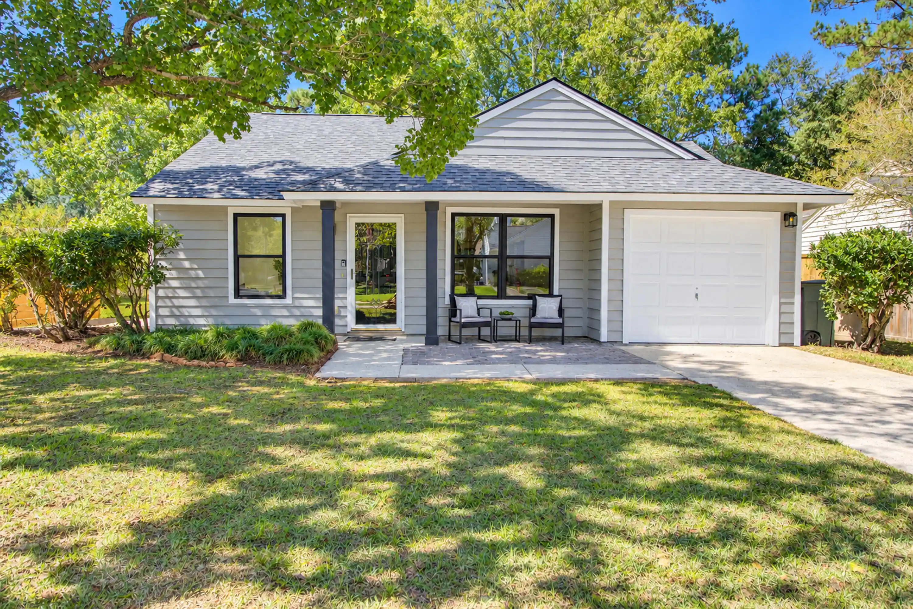 Photo 1 of Single family home for sale at 1139 Bellwood Rd, Charleston, SC 29412 | MLS# 26028421 | Listing updated on 2026-10-23