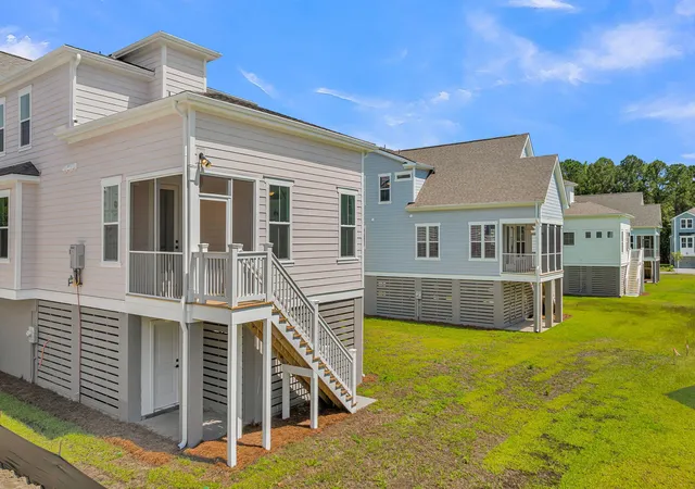 Photo 3 of Single family home for sale at 7010 Alpine Bay Ln, Johns Island, SC 29455 | MLS# 26020398 | Listing updated on 2026-09-12