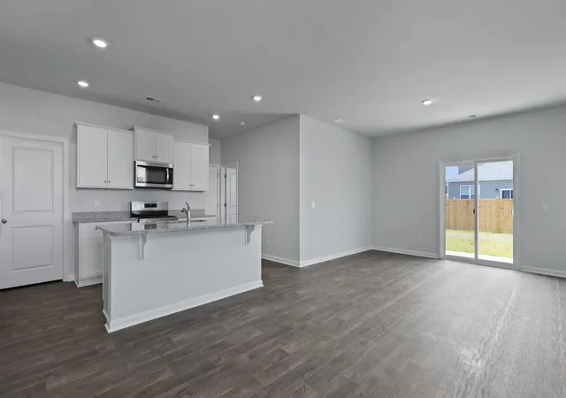 Photo 3 of Single family home for sale at 331 Lake Ridge Blvd, Summerville, SC 29486 | MLS# 26018750 | Listing updated on 2026-09-11