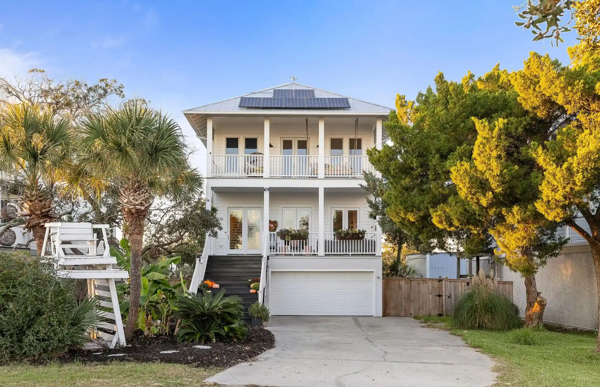 Single family home for sale at 930 W Oceanview Rd, Charleston, SC 29412 | MLS# 26028975