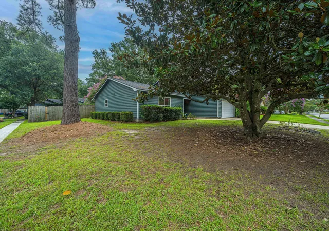 Photo 3 of Single family home for sale at 1777 Banbury Rd, Charleston, SC 29414 | MLS# 26021887 | Listing updated on 2026-09-16