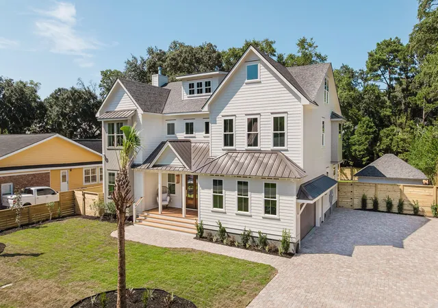 Photo 3 of Single family home for sale at 312 4th Avenue, Mount Pleasant, SC 29464 | MLS# 26023599 | Listing updated on 2026-09-08
