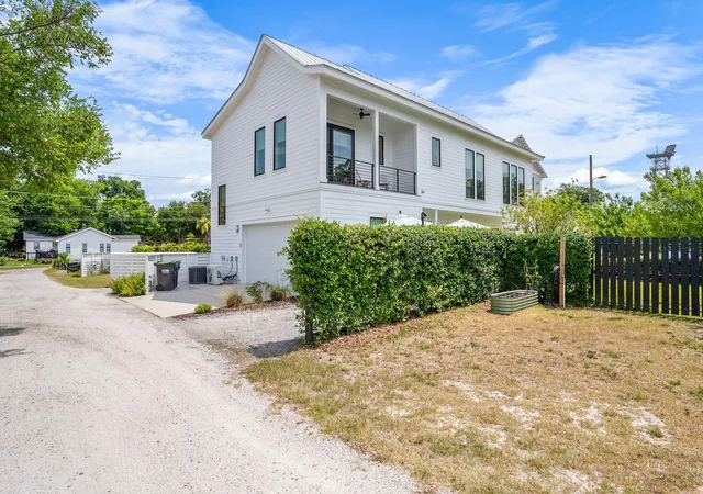2nd image of 708 Bladen St, Beaufort, SC 29902 | MLS# 26019624