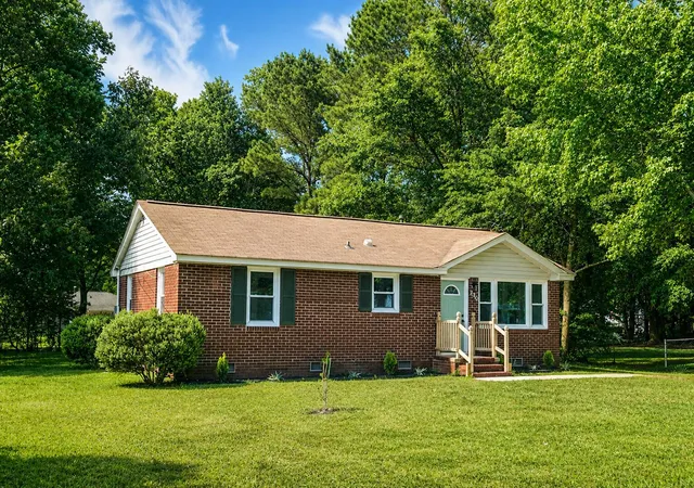 2nd image of 210 Laurel Ave, Goose Creek, SC 29445 | MLS# 26020873