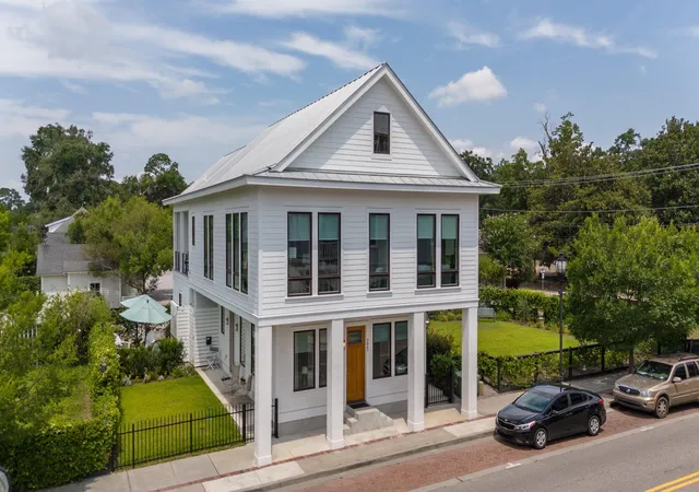 2nd image of 706 Bladen St, Beaufort, SC 29902 | MLS# 26019622