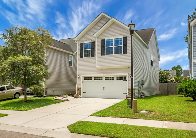 Photo 3 of Single family home for sale at 8921 Skipping Rock Ln, Summerville, SC 29485 | MLS# 25015369 | Listing updated on 2026-08-04
