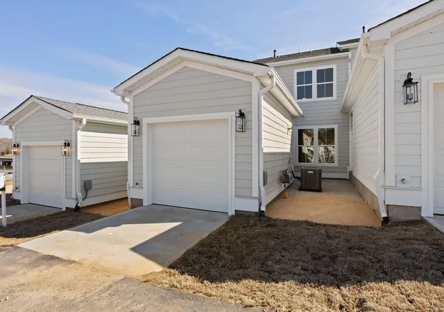 Photo 3 of Townhouse for sale at 232 Lake Greenwood Blvd, Greenwood, SC 29649 | MLS# 26018690 | Listing updated on 2026-08-04