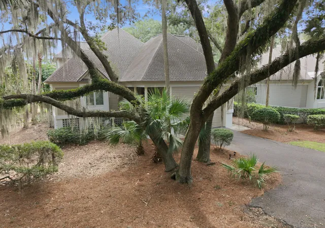 Photo 1 of Single family home for sale at 3023 Hidden Oak Dr, Seabrook Island, SC 29455 | MLS# 26024177 | Listing updated on 2026-09-08