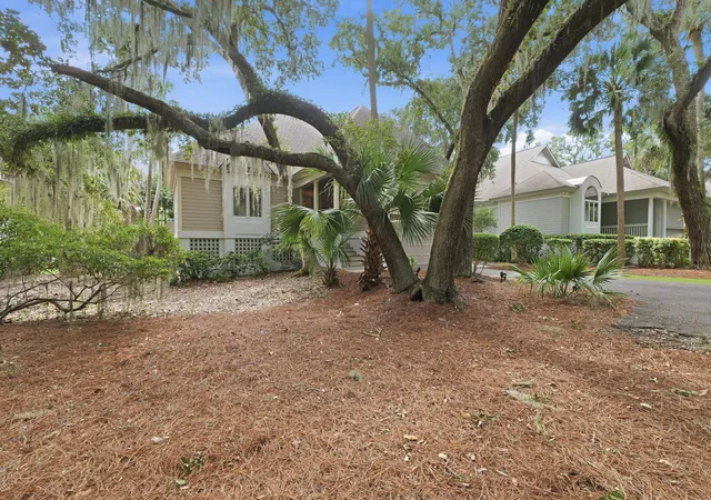 Photo 2 of Single family home for sale at 3023 Hidden Oak Dr, Seabrook Island, SC 29455 | MLS# 26024177 | Listing updated on 2026-09-08
