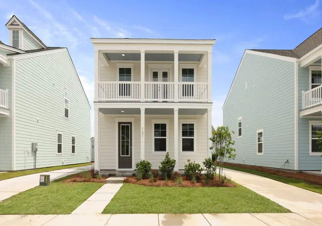 Photo 3 of Single family home for sale at 131 Lilac Grv Way, Summerville, SC 29486 | MLS# 25009608 | Listing updated on 2026-09-16