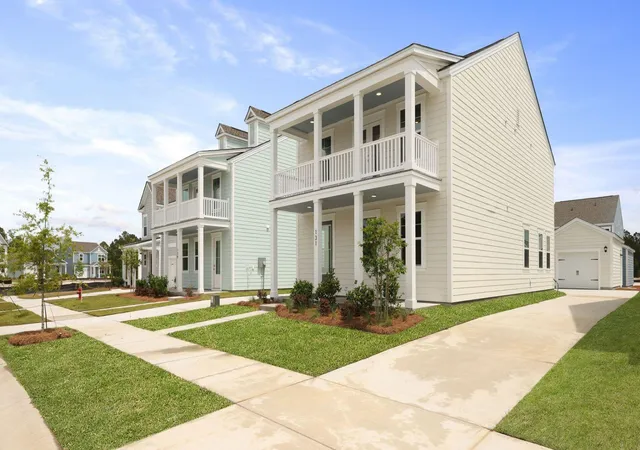 Photo 3 of Single family home for sale at 131 Lilac Grv Way, Summerville, SC 29486 | MLS# 25009608 | Listing updated on 2026-09-16