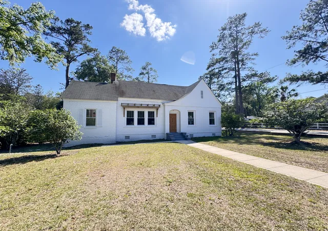 1st image of 800 Hampton St, Walterboro, SC 29488 | MLS# 26014624