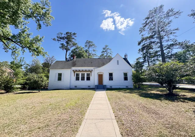 5th image of 800 Hampton St, Walterboro, SC 29488 | MLS# 26014624