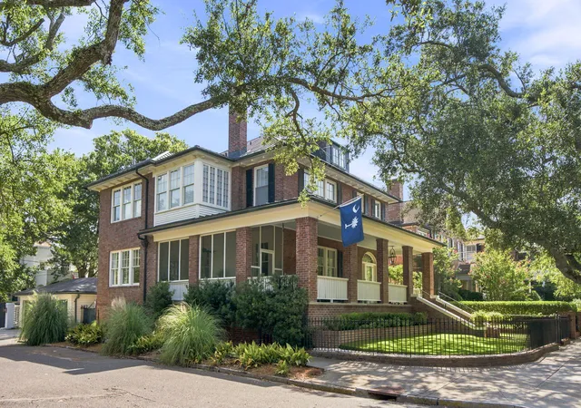 Photo 1 of Single family home for sale at 106 S Battery St, Charleston, SC 29401 | MLS# 26021461 | Listing updated on 2026-08-25
