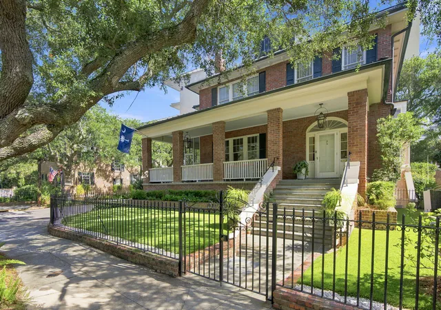 Photo 3 of Single family home for sale at 106 S Battery St, Charleston, SC 29401 | MLS# 26021461 | Listing updated on 2026-08-25