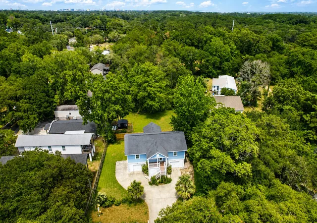 Photo 2 of Single family home for sale at 710 Riverland Dr, Charleston, SC 29412 | MLS# 26018871 | Listing updated on 2026-08-19