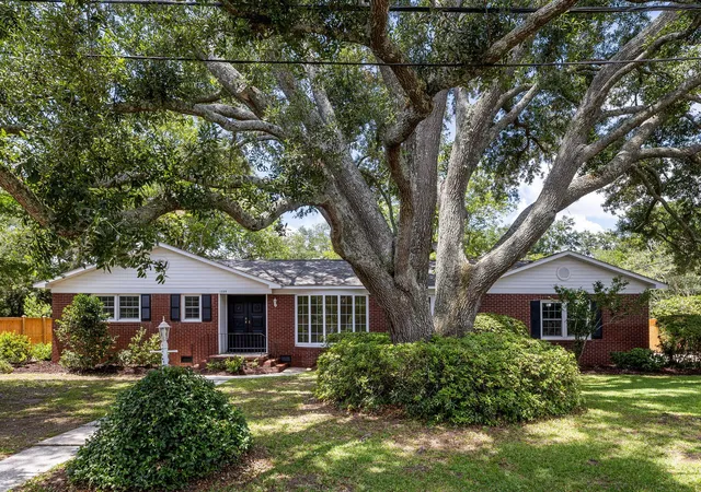 Homes for sale in Mount Pleasant, SC | 1335 Old Colony Rd, Mount Pleasant, SC 29464 | MLS# 26017879