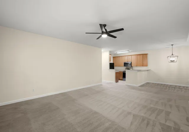 Photo 4 of Townhouse for sale at 165 Golfview Ln, Summerville, SC 29485 | MLS# 26011912 | Listing updated on 2026-09-17