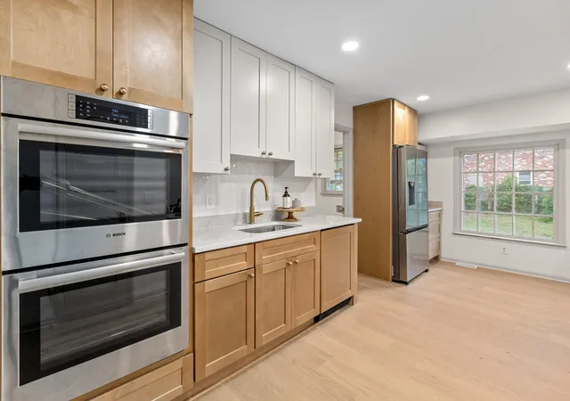 Photo 2 of Single family home for sale at 742 Leafwood Rd, Charleston, SC 29412 | MLS# 26023730 | Listing updated on 2026-09-17