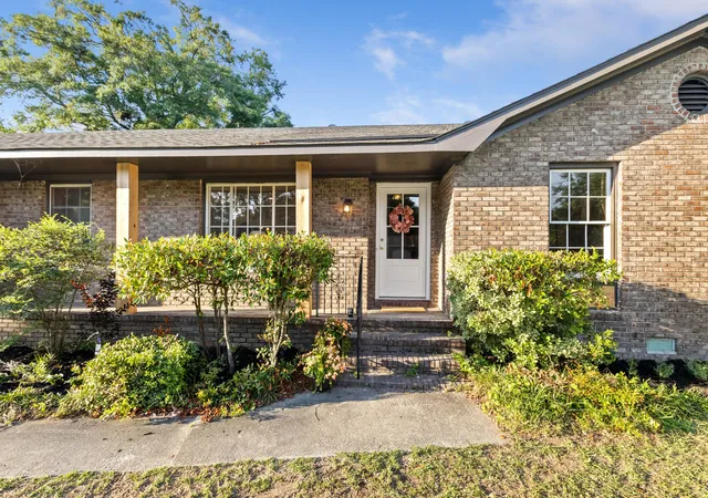 Photo 3 of Single family home for sale at 742 Leafwood Rd, Charleston, SC 29412 | MLS# 26023730 | Listing updated on 2026-09-17