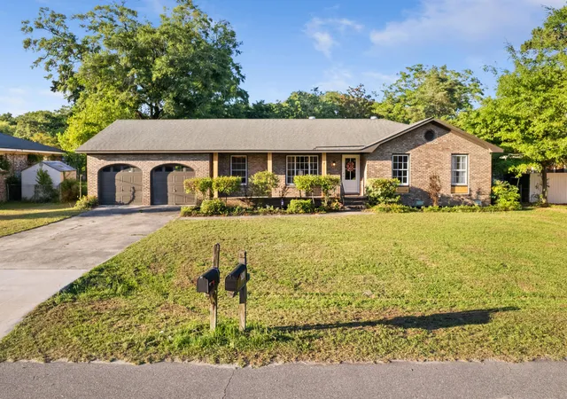 Photo 4 of Single family home for sale at 742 Leafwood Rd, Charleston, SC 29412 | MLS# 26023730 | Listing updated on 2026-09-17