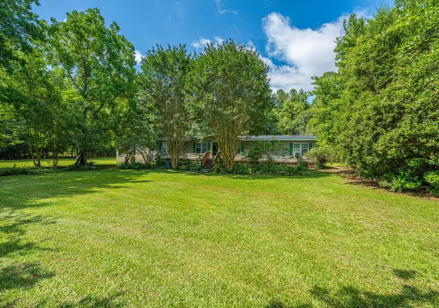 Homes for sale in Cottageville, SC | 253 Winter Dr, Cottageville, SC 29435 | MLS# 26018260