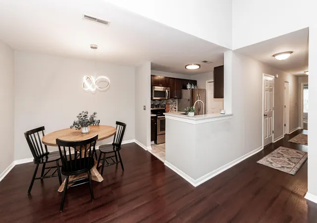 Listing Photo 4 - Condo for sale in building located at 2011 N Hwy 17, Mount Pleasant, SC 29466 - Unit #2100q