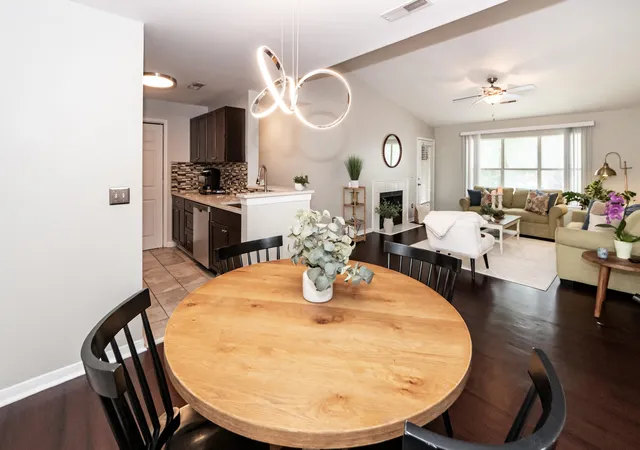 Listing Photo 5 - Condo for sale in building located at 2011 N Hwy 17, Mount Pleasant, SC 29466 - Unit #2100q