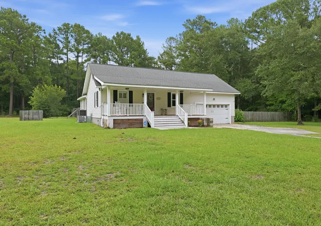 Photo 3 of Single family home for sale at 1050 Millies Way Dr, Moncks Corner, SC 29461 | MLS# 26024466 | Listing updated on 2026-09-25