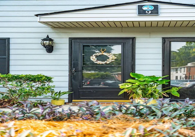 Photo 2 of Townhouse for sale at 21 Rivers Point Row #9d, Charleston, SC 29412 | MLS# 26022884 | Listing updated on 2026-09-10